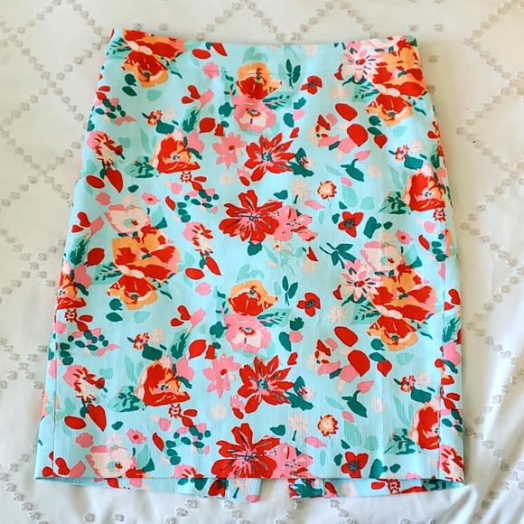 J. Crew Dresses & Skirts - J. Crew floral pencil skirt size 4